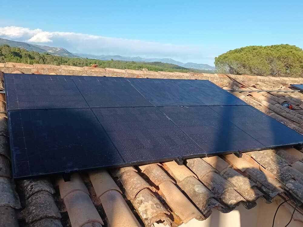 découvrez nos panneaux photovoltaïques à aix, conçus pour maximiser votre production d'énergie solaire. économisez sur vos factures d'électricité tout en contribuant à un avenir durable. profitez de conseils personnalisés et d'installations professionnelles pour un projet solaire réussi.