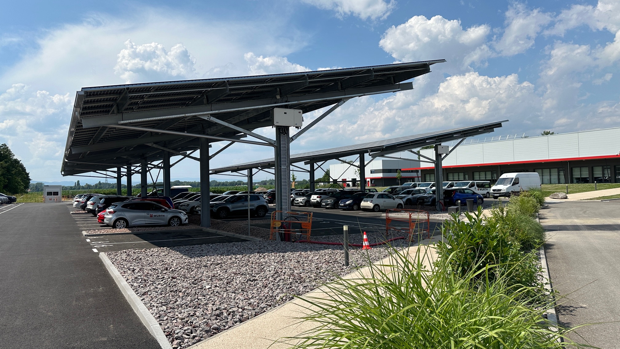découvrez les avantages des panneaux photovoltaïques à lingolsheim. transformez votre toiture en source d'énergie renouvelable et réalisez des économies sur vos factures d'électricité tout en contribuant à un avenir durable. obtenez un devis personnalisé dès aujourd'hui!