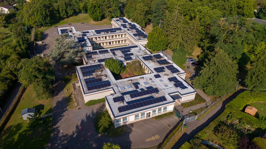 découvrez nos solutions de panneaux photovoltaïques à metz pour une énergie renouvelable et économique. profitez de l'ensoleillement de la région tout en réduisant votre empreinte carbone et vos factures d'électricité. contactez-nous dès aujourd'hui pour une étude personnalisée !