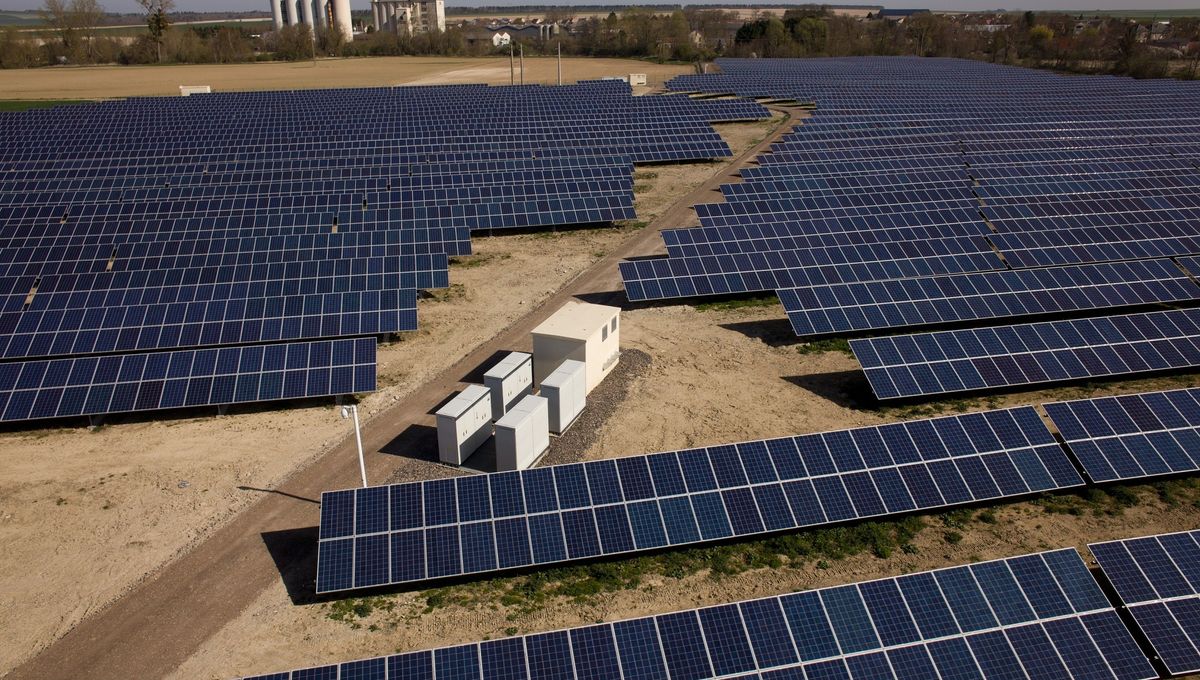 découvrez nos solutions de panneaux photovoltaïques à reims pour réduire votre facture d'électricité et contribuer à la transition énergétique. profitez d'une énergie renouvelable et des conseils d'experts pour un investissement durable.