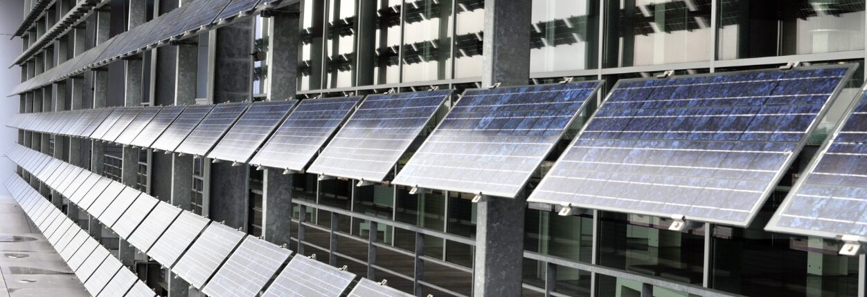 découvrez nos solutions de panneaux photovoltaïques à rennes pour une énergie propre et économique. profitez d'une installation professionnelle et augmentez votre autonomie énergétique tout en préservant l'environnement.