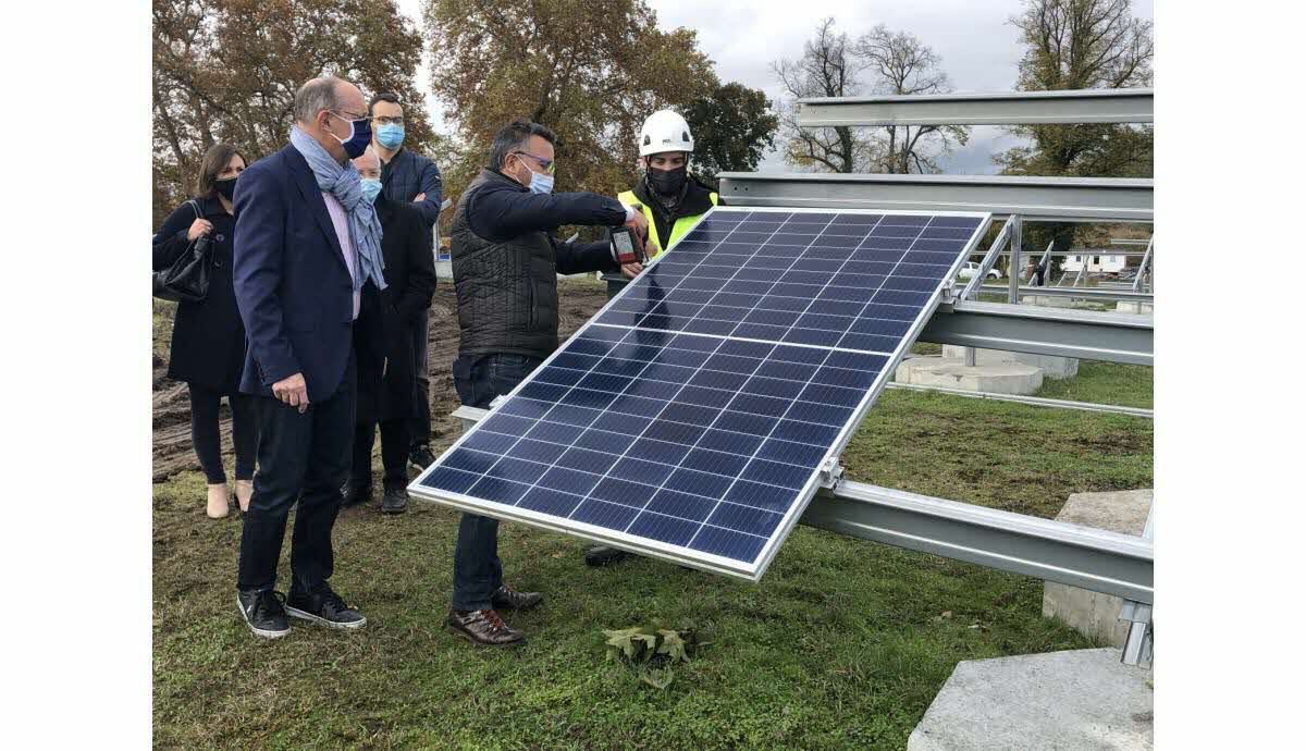 découvrez nos panneaux photovoltaïques à roanne, une solution écologique et économique pour produire votre propre énergie solaire. profitez d'une installation professionnelle adaptée à vos besoins et réduisez vos factures d'électricité tout en contribuant à la protection de l'environnement.