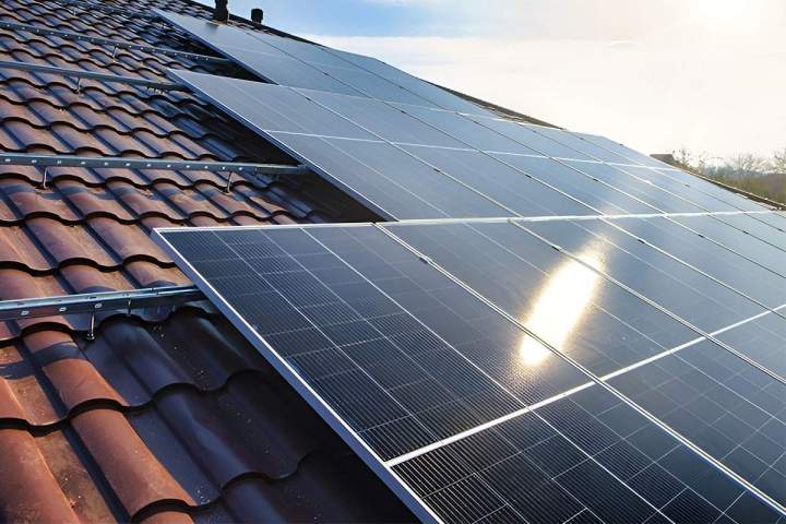 découvrez les meilleures solutions de panneaux photovoltaïques à sélestat. profitez d'une énergie renouvelable, réduisez vos factures d'électricité et contribuez à la protection de l'environnement avec nos installations de qualité.