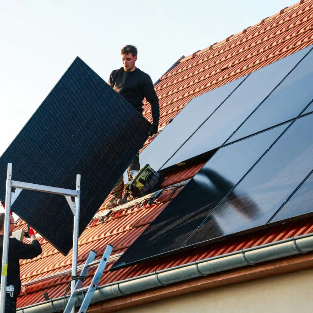découvrez nos panneaux solaires à saverne pour une énergie verte et durable. optimisez votre consommation énergétique tout en réduisant votre empreinte carbone grâce à nos solutions adaptées à vos besoins. contactez-nous pour un devis personnalisé et passez à l'énergie solaire dès aujourd'hui !