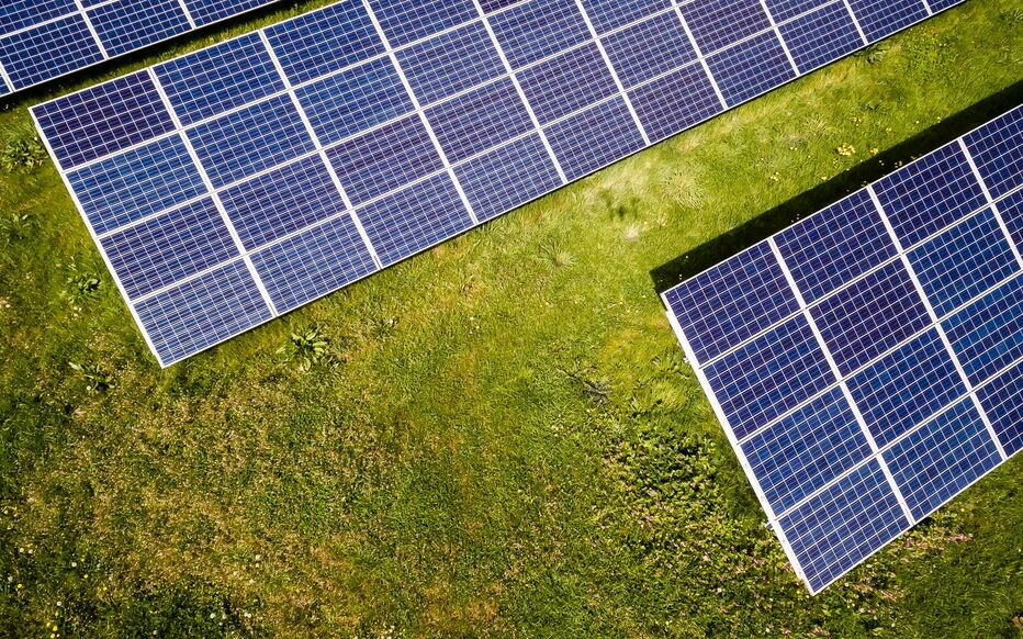 découvrez les panneaux photovoltaïques, une solution écologique et économique pour produire votre propre électricité. optimisez vos dépenses énergétiques tout en contribuant à la transition énergétique. explorez les avantages, les technologies disponibles et les aides financières pour installer votre système solaire.