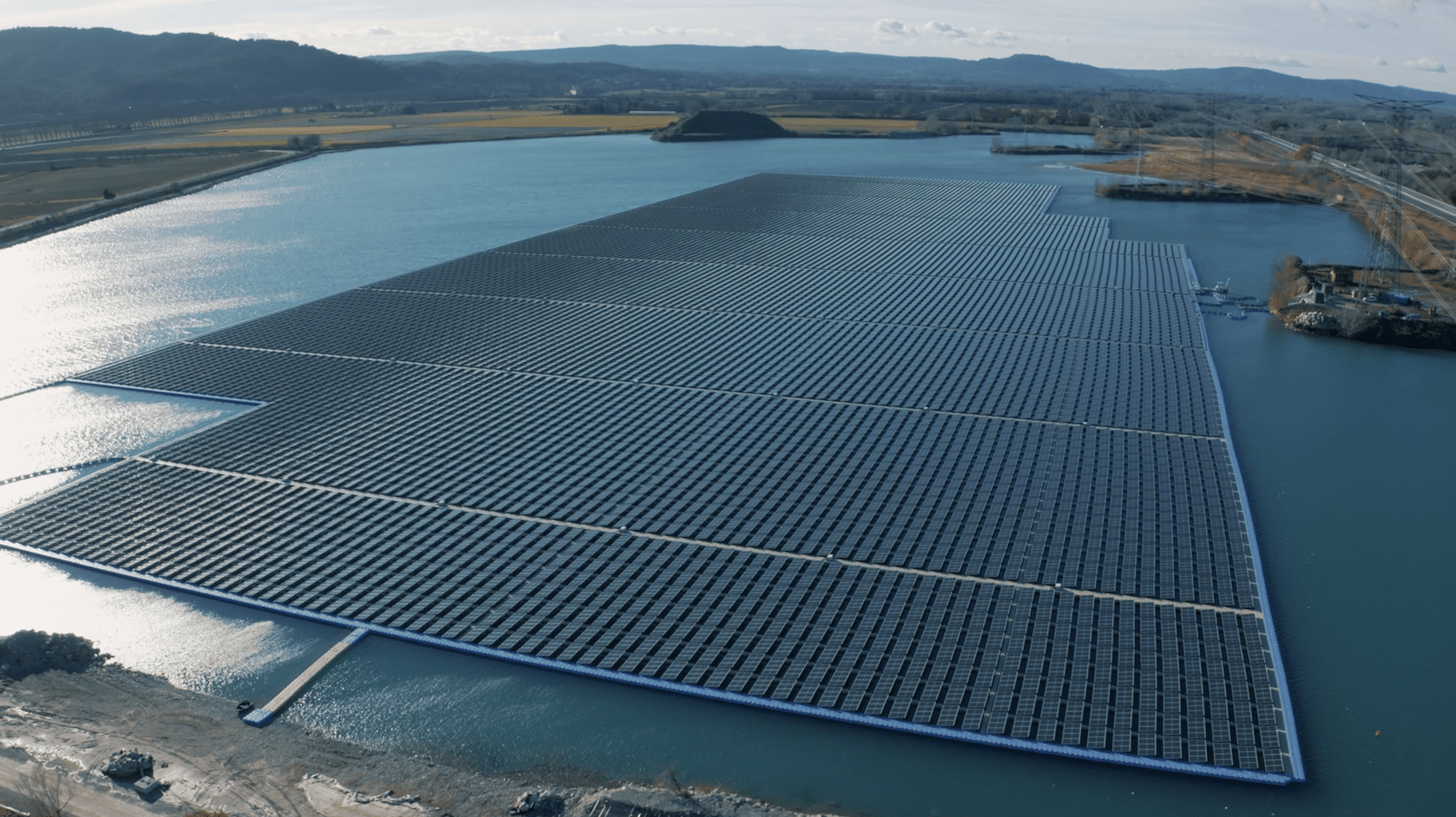 découvrez nos solutions innovantes de panneaux photovoltaïques à aix, pour une énergie durable et économique. réduisez votre facture d'électricité tout en contribuant à la protection de l'environnement.