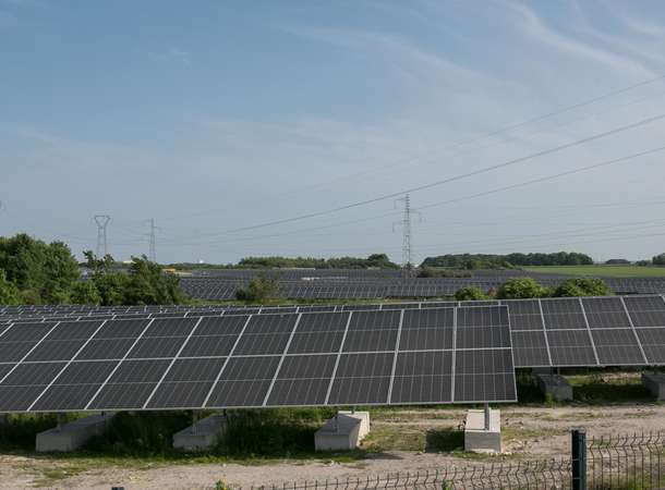 découvrez les avantages des panneaux photovoltaïques à amiens. optez pour une énergie renouvelable et réduisez votre facture d'électricité tout en préservant l'environnement. profitez d'une installation de qualité et d'un accompagnement personnalisé pour votre projet solaire.