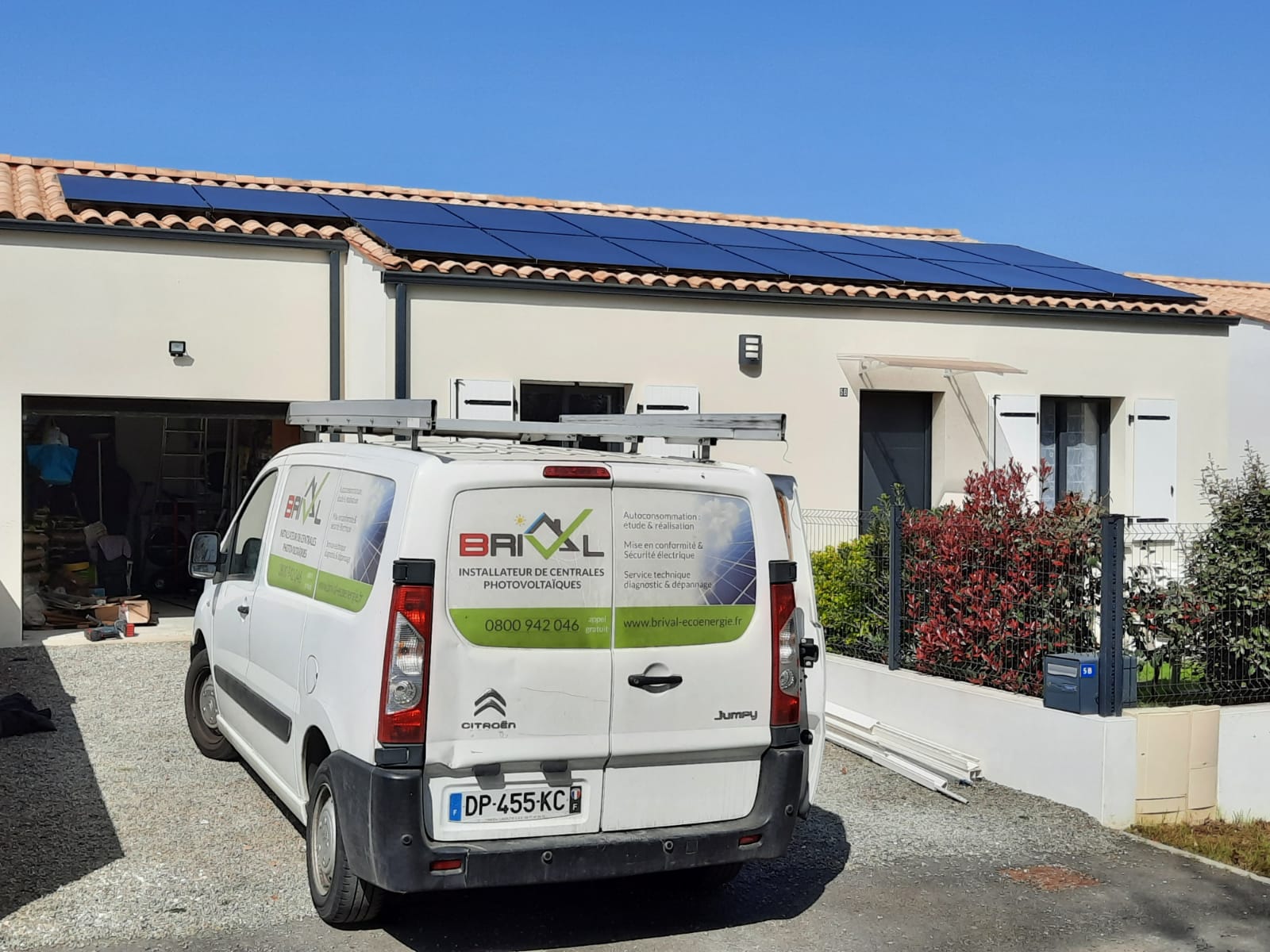 découvrez les avantages des panneaux photovoltaïques à roanne ! économisez sur votre facture d'électricité tout en contribuant à la protection de l'environnement. informez-vous sur nos solutions adaptées pour produire votre propre énergie solaire.