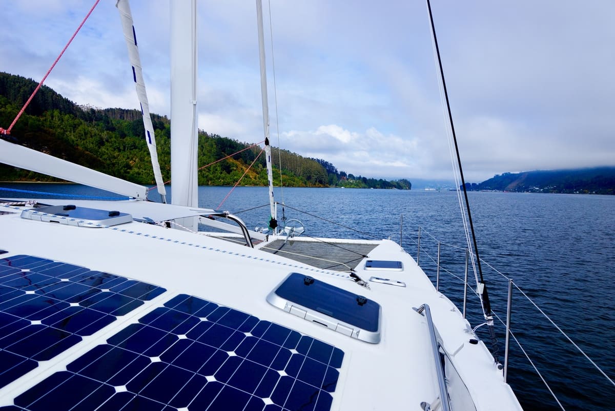 découvrez nos panneaux photovoltaïques souples, la solution idéale pour une énergie solaire efficace et légère. parfaits pour les toits incurvés et les applications mobiles, ces panneaux innovants allient flexibilité et performance, vous permettant de bénéficier d'une source d'énergie renouvelable où que vous soyez. optez pour une énergie verte et adaptable !