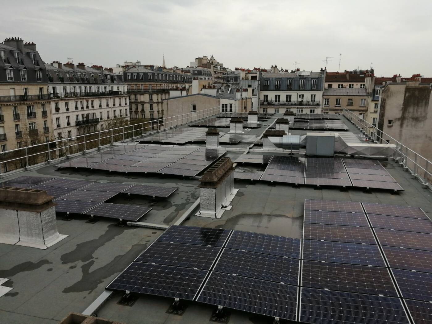 découvrez nos solutions de panneaux photovoltaïques à paris. profitez d'une énergie renouvelable et réduisez votre facture d'électricité tout en contribuant à la protection de l'environnement. informez-vous sur les installations, les subventions et les avantages de passer au photovoltaïque dans la capitale.