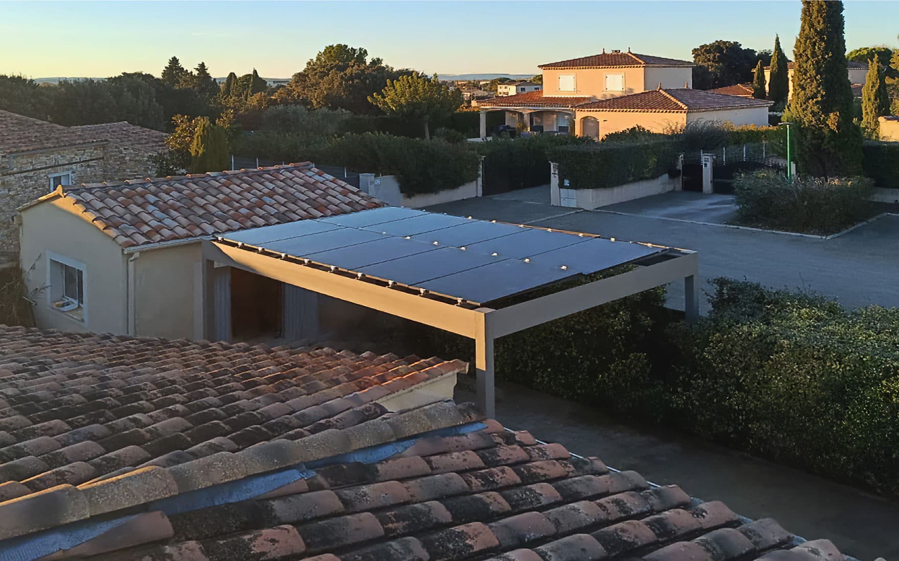 découvrez comment les panneaux solaires pour pergola peuvent transformer votre espace extérieur en une oasis écologique. profitez de l'énergie renouvelable tout en ajoutant une touche moderne à votre jardin. idéal pour optimiser l'ombre et produire de l'électricité, ces solutions innovantes allient confort et durabilité.