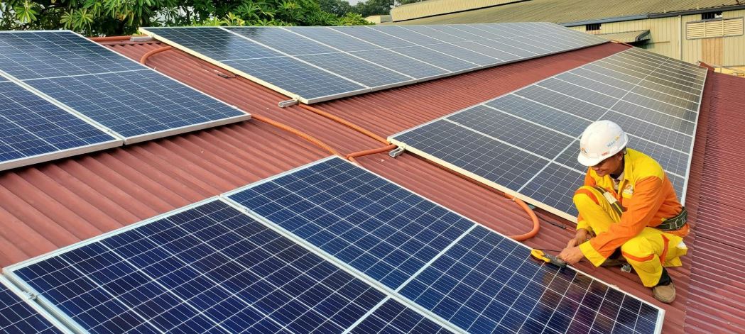 découvrez les avantages du photovoltaïque : une énergie renouvelable, économique et écologique qui transforme la lumière du soleil en électricité. informez-vous sur l'installation de panneaux solaires, les aides disponibles et les bénéfices pour votre maison ou votre entreprise.