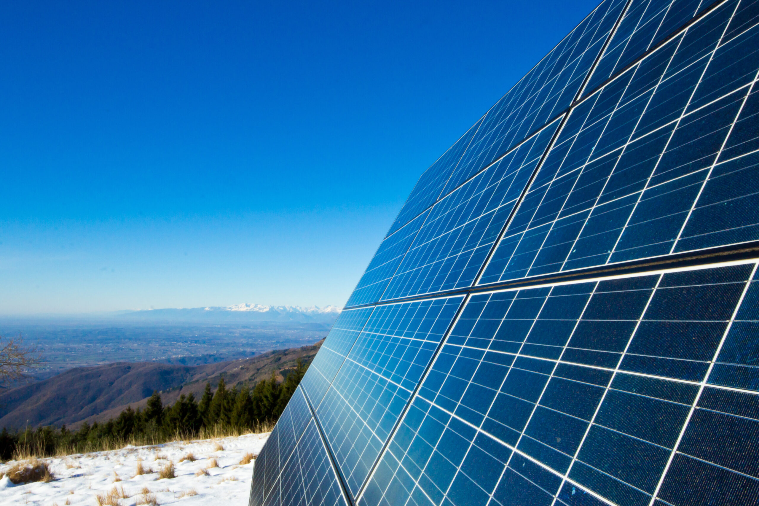 découvrez les avantages et les innovations du photovoltaïque, une solution énergétique durable qui transforme la lumière du soleil en électricité. informez-vous sur les systèmes solaires, les aides financières et l'impact environnemental pour un avenir plus vert.