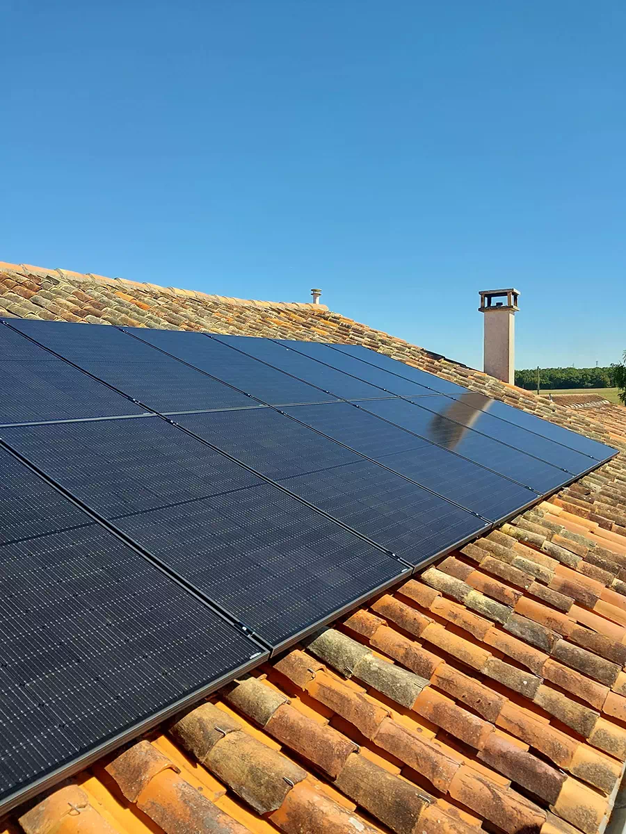 découvrez le photovoltaïque, une solution d'énergie renouvelable qui convertit la lumière du soleil en électricité. apprenez les avantages, les technologies disponibles et comment intégrer cette source d'énergie durable dans votre quotidien pour réduire votre empreinte carbone.