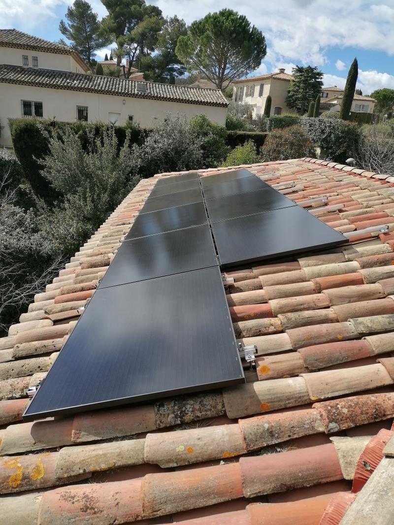 découvrez les solutions photovoltaïques à aix-en-provence pour réduire votre empreinte carbone et réaliser des économies d'énergie. profitez de l'expertise locale pour optimiser votre installation solaire.