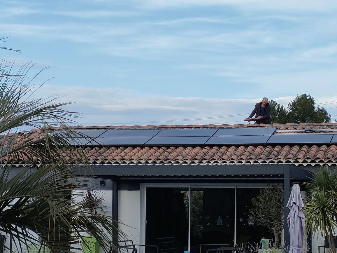 découvrez les solutions photovoltaïques à aix-en-provence pour une énergie renouvelable et économique. optimisez votre consommation d'énergie grâce à nos installations solaires adaptées à vos besoins.