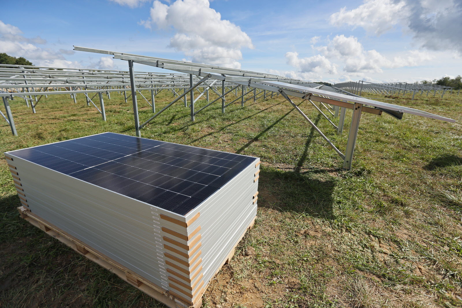 découvrez les solutions photovoltaïques à belfort pour produire votre propre électricité et réduire vos factures d'énergie. profitez des avantages des panneaux solaires et contribuez à la transition énergétique. contactez-nous pour un devis personnalisé.