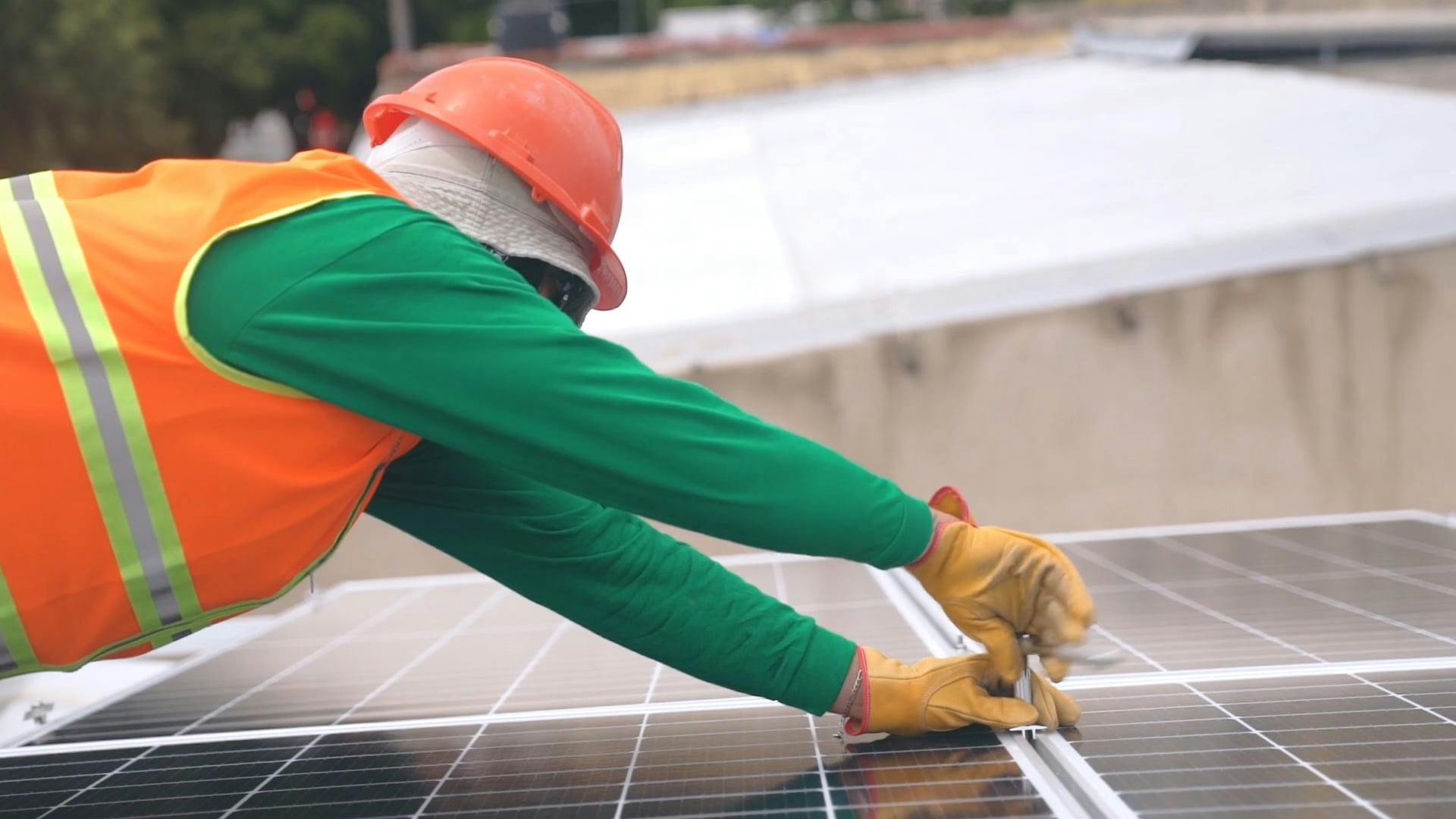 découvrez les solutions photovoltaïques à héricourt pour produire votre propre électricité et réduire vos factures. bénéficiez d'installations de qualité, d'énergies renouvelables et d'un accompagnement personnalisé pour votre projet solaire.