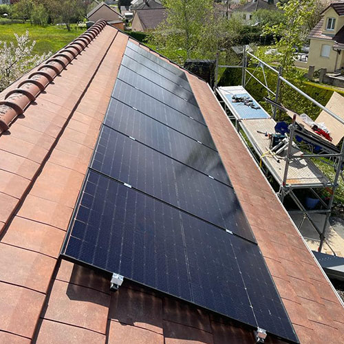 découvrez les solutions photovoltaïques dans le jura pour une énergie renouvelable et durable. optimisez votre consommation d'énergie tout en préservant l'environnement grâce à notre expertise en panneaux solaires.