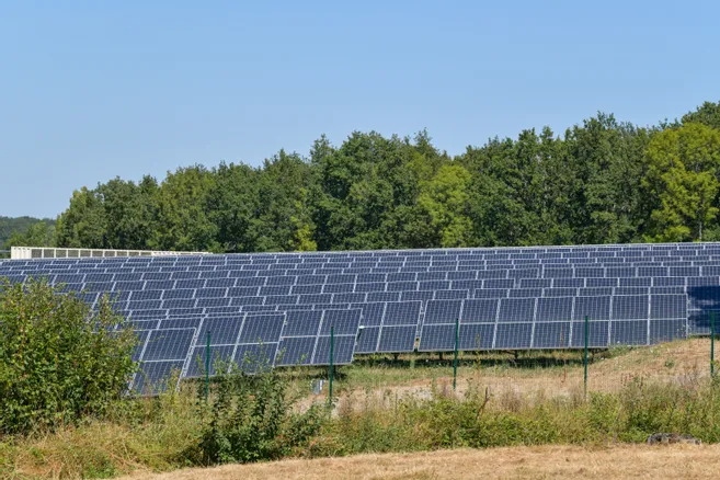 découvrez nos solutions photovoltaïques à limoges pour une énergie renouvelable et durable. optimisez votre consommation d'énergie et réduisez vos factures avec nos panneaux solaires de qualité, adaptés à vos besoins.