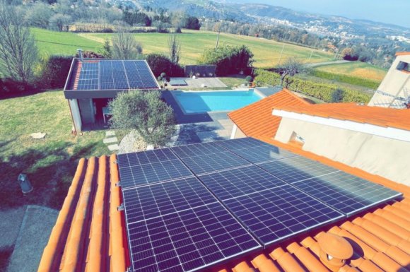 découvrez les solutions photovoltaïques à montbrison pour produire votre propre électricité verte. profitez de l'énergie solaire pour réduire vos factures et contribuer à un avenir durable.