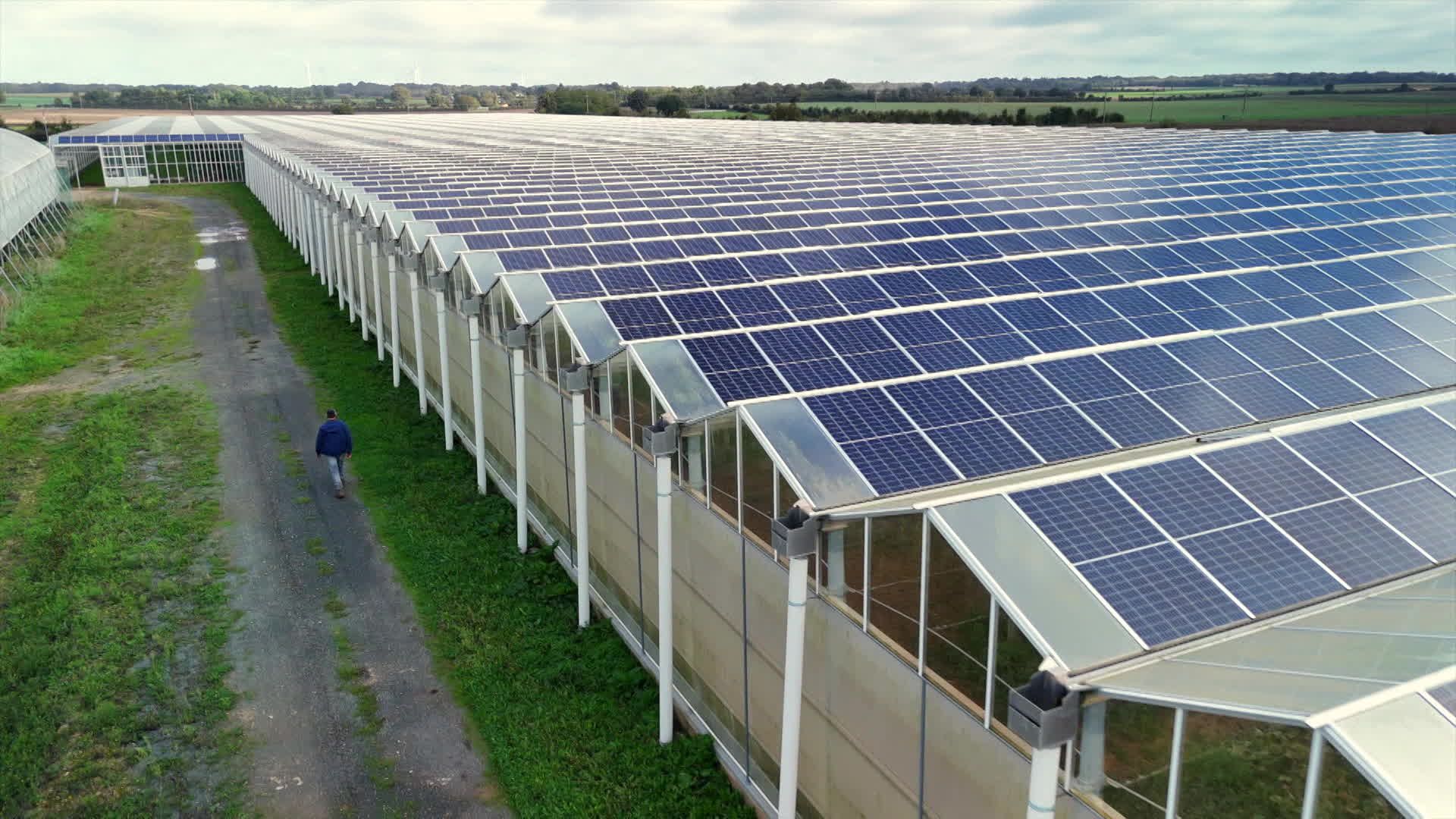 découvrez les solutions photovoltaïques à montluçon pour produire votre propre énergie solaire et réduire vos factures. informez-vous sur les installations, les subventions et les avantages écologiques du photovoltaïque dans votre région.