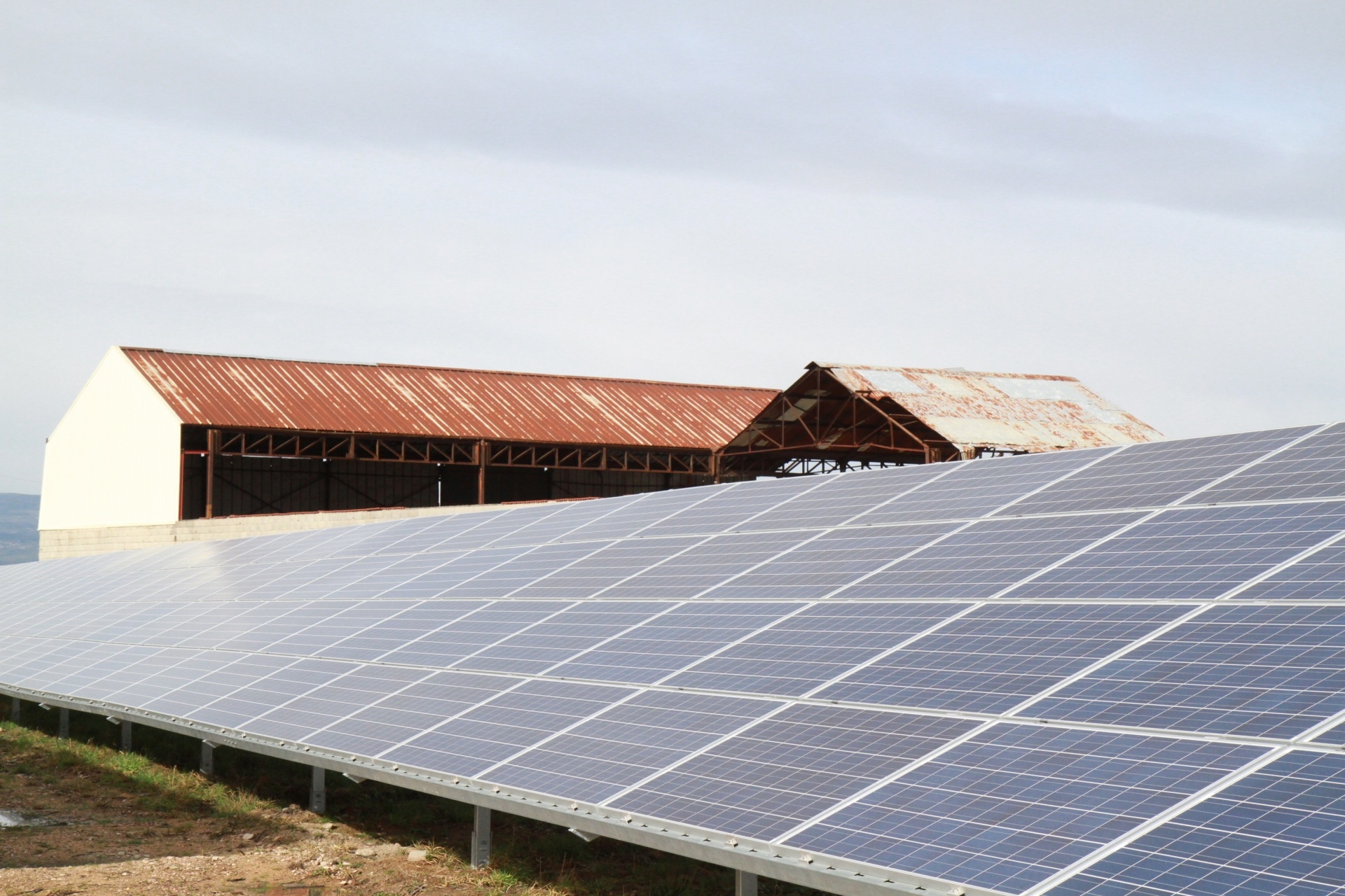 découvrez les solutions photovoltaïques à saint-étienne pour optimiser votre consommation d'énergie tout en préservant l'environnement. bénéficiez d'un accompagnement personnalisé et d'une expertise locale pour réaliser des économies sur vos factures d'électricité.