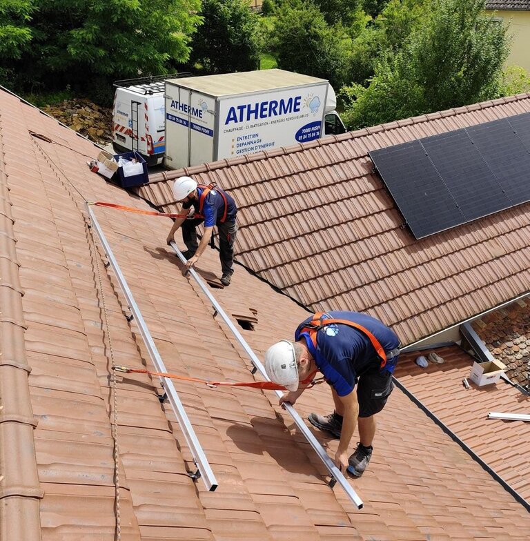 découvrez les solutions photovoltaïques à vesoul pour produire votre propre électricité verte. profitez des avantages des panneaux solaires et engagez-vous vers une énergie durable tout en réduisant vos factures d'énergie. contactez-nous pour un devis personnalisé !