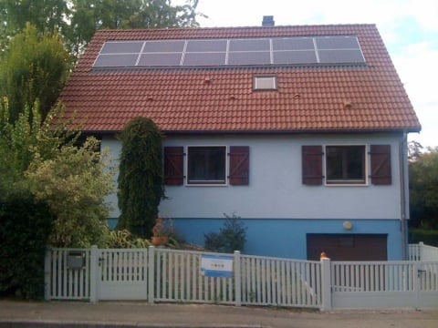 découvrez les solutions photovoltaïques à colmar pour produire votre propre électricité verte. optimisez votre consommation énergétique tout en contribuant à la transition écologique. contactez-nous pour un devis personnalisé et profitez d'un rendement optimal grâce à nos panneaux solaires de haute qualité.