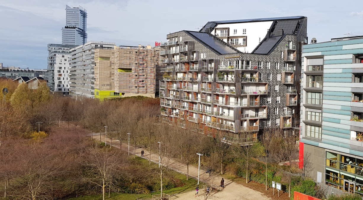 découvrez comment les systèmes photovoltaïques peuvent transformer les copropriétés en optimisant leur consommation d'énergie, en réduisant les coûts et en contribuant à la transition énergétique. explorez les avantages, les conseils d'installation et les aides disponibles pour rendre votre copropriété plus durable.