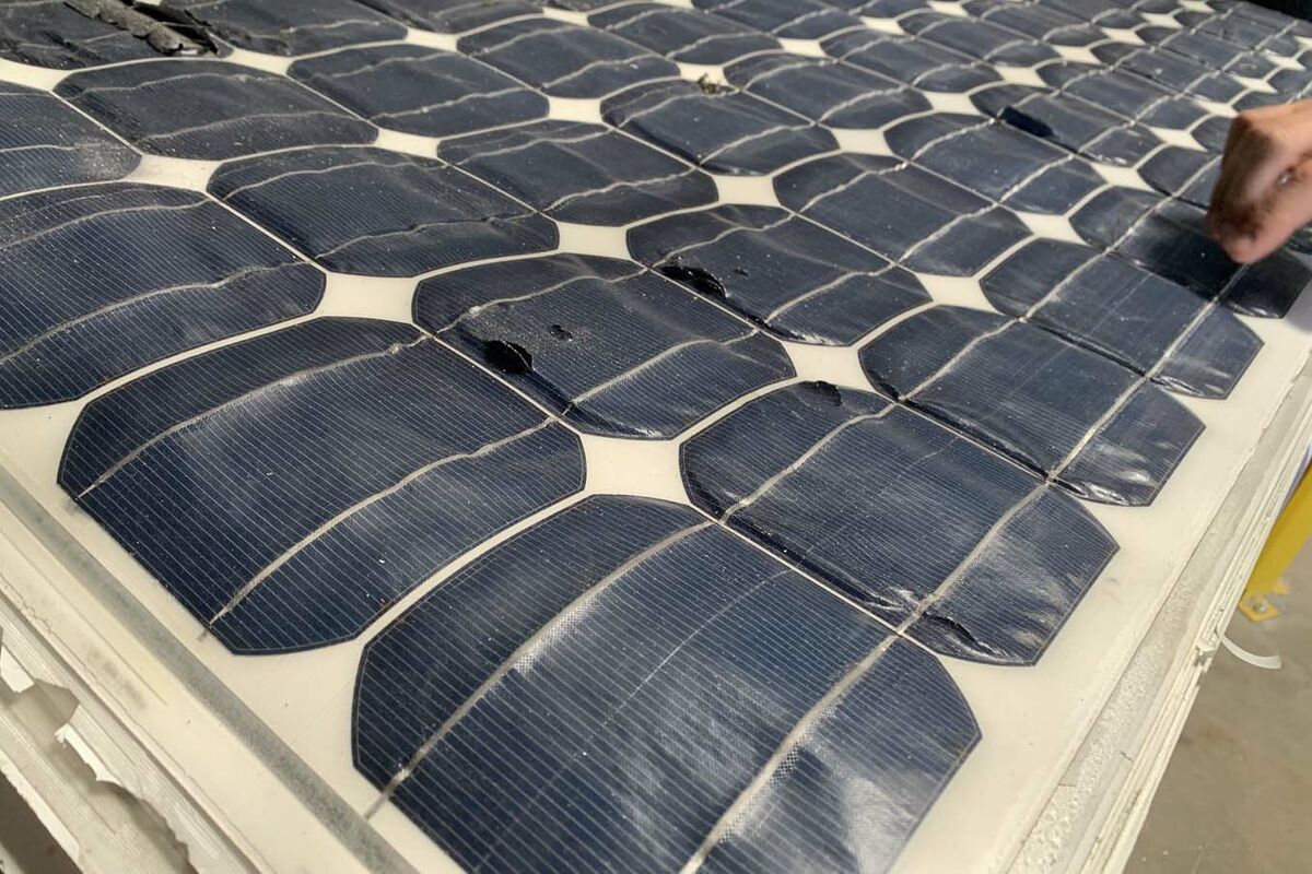 découvrez les solutions photovoltaïques à grenoble : panneaux solaires, installation, avantages écologiques et économies d'énergie. transformez votre toiture en source d'énergie renouvelable et participez à la transition énergétique.