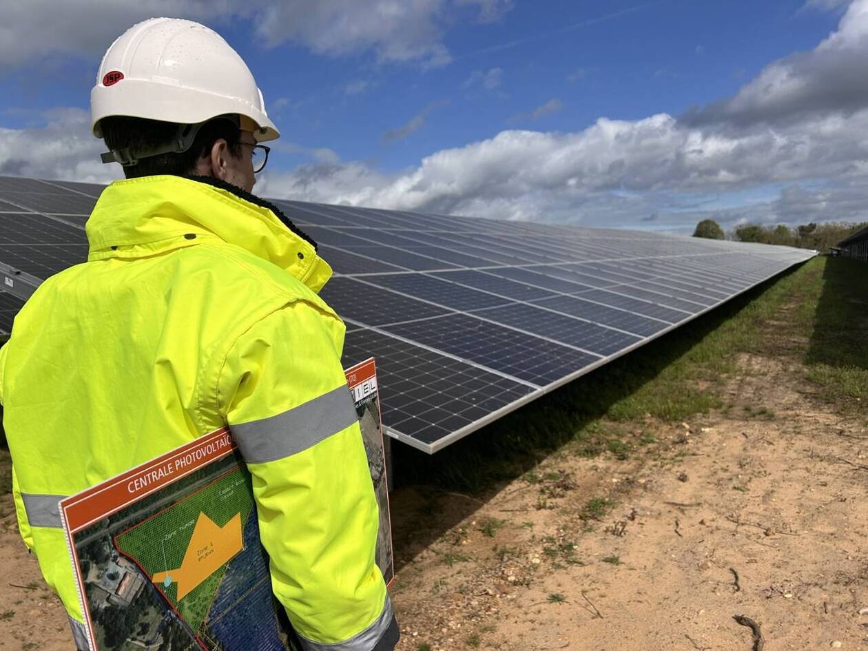 découvrez tout sur les installations photovoltaïques à paris : avantages, énergies renouvelables, subventions et conseils pour optimiser votre consommation d'énergie tout en respectant l'environnement.