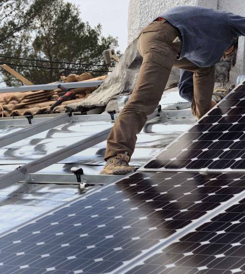 découvrez les solutions photovoltaïques à reims : installations, avantages et aides financières pour une transition énergétique réussie. profitez d'une énergie verte et réduisez vos factures dès aujourd'hui !