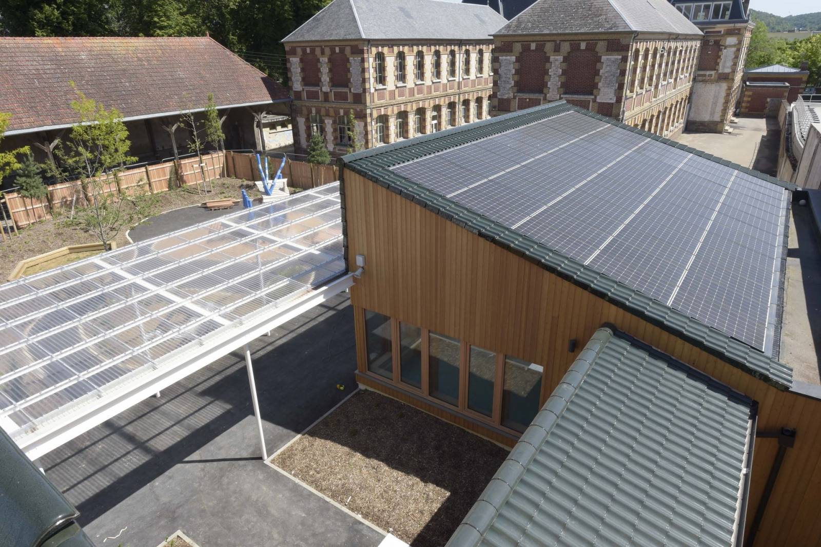 découvrez les solutions photovoltaïques à rouen pour optimiser votre consommation d'énergie. profitez des avantages des panneaux solaires et engagez-vous dans une démarche écologique tout en réduisant vos factures d'électricité.