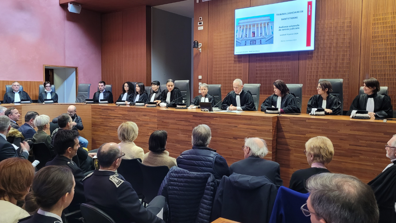 découvrez pv saint-étienne, votre partenaire de choix pour des solutions photovoltaïques innovantes et durables. transformez l'énergie solaire en une source d'économie et de préservation de l'environnement. contactez-nous pour un devis personnalisé!