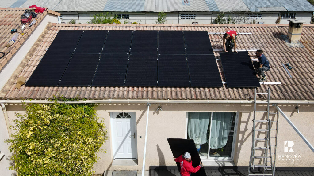 découvrez le sens photovoltaïque, une technologie innovante qui convertit la lumière du soleil en énergie électrique. apprenez comment elle fonctionne, ses avantages écologiques et économiques, et son rôle croissant dans la transition énergétique durable.