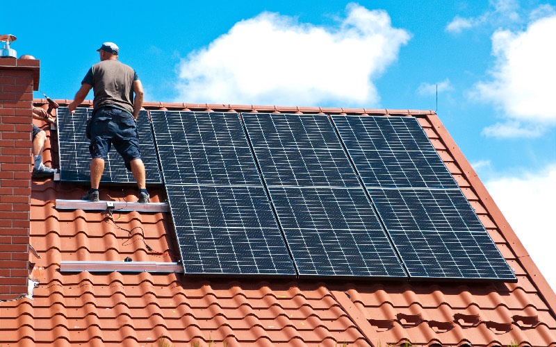 découvrez les solutions solaires dans le doubs ! profitez de l'énergie renouvelable pour réduire vos factures et contribuer à la préservation de l'environnement. informez-vous sur les panneaux photovoltaïques, les aides disponibles et les installations adaptées à votre maison.