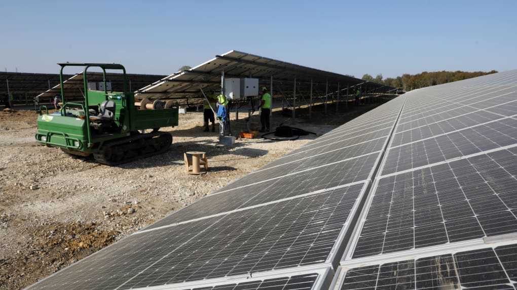 découvrez les avantages des terrains photovoltaïques : une solution énergétique durable et rentable pour la production d'électricité solaire. informez-vous sur l'installation, l'entretien et les bénéfices écologiques de ces projets innovants.