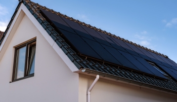 découvrez comment bénéficier d'une toiture solaire gratuite et transformez votre maison en une source d'énergie renouvelable, tout en réduisant vos factures d'électricité. profitez de cette opportunité durable dès aujourd'hui!