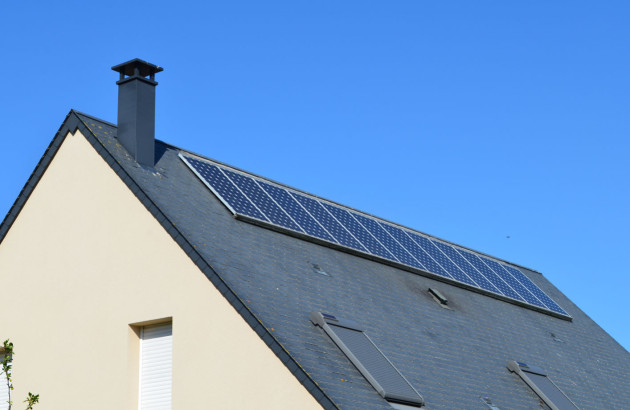 découvrez les principaux avantages des toitures photovoltaïques : économies d'énergie, valorisation de votre bien immobilier et contribution à la transition écologique grâce à l'énergie solaire.