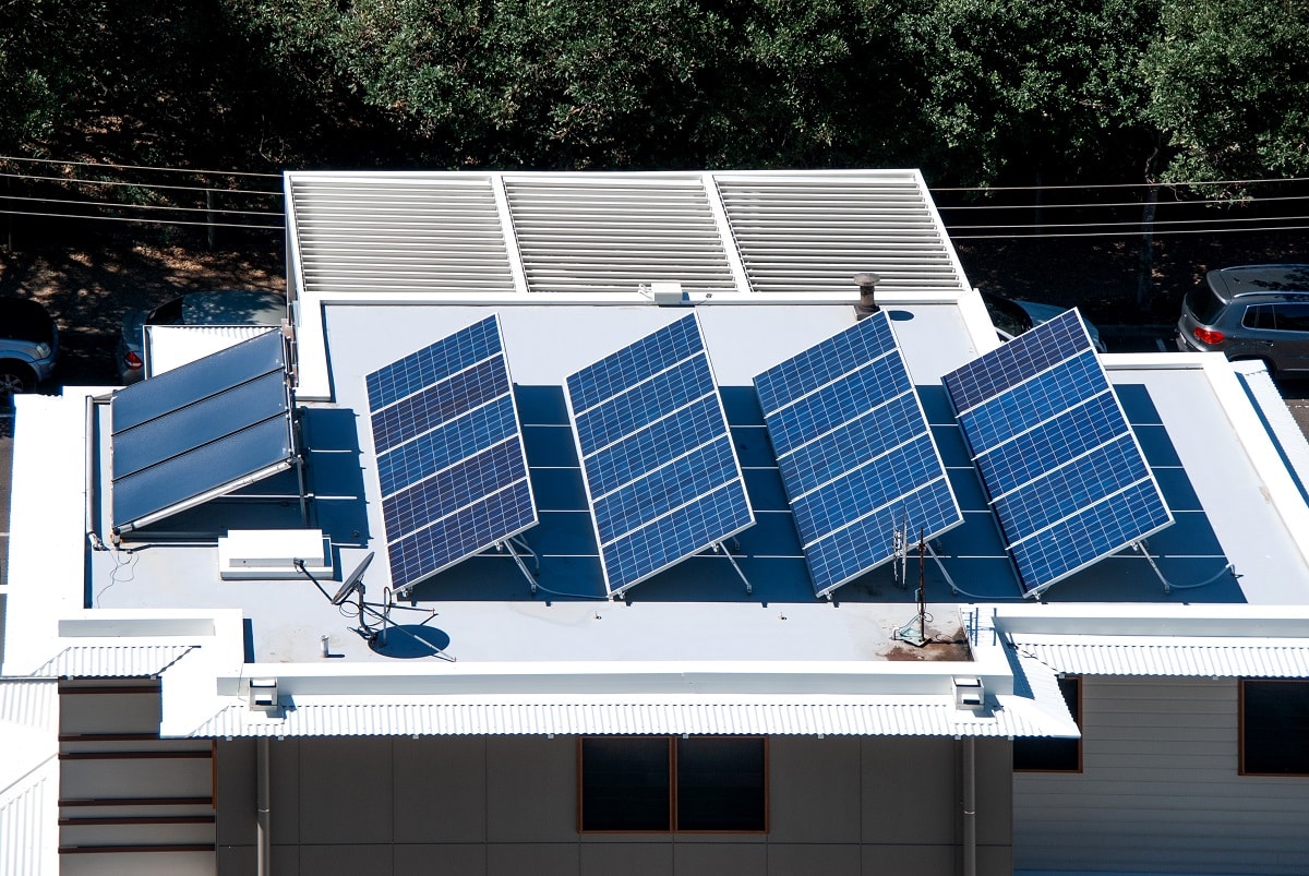 découvrez les principaux avantages des toitures photovoltaïques : économies d'énergie, réduction de l'empreinte carbone et valorisation de votre bien immobilier. adoptez une solution écologique et économique pour produire votre propre électricité verte.