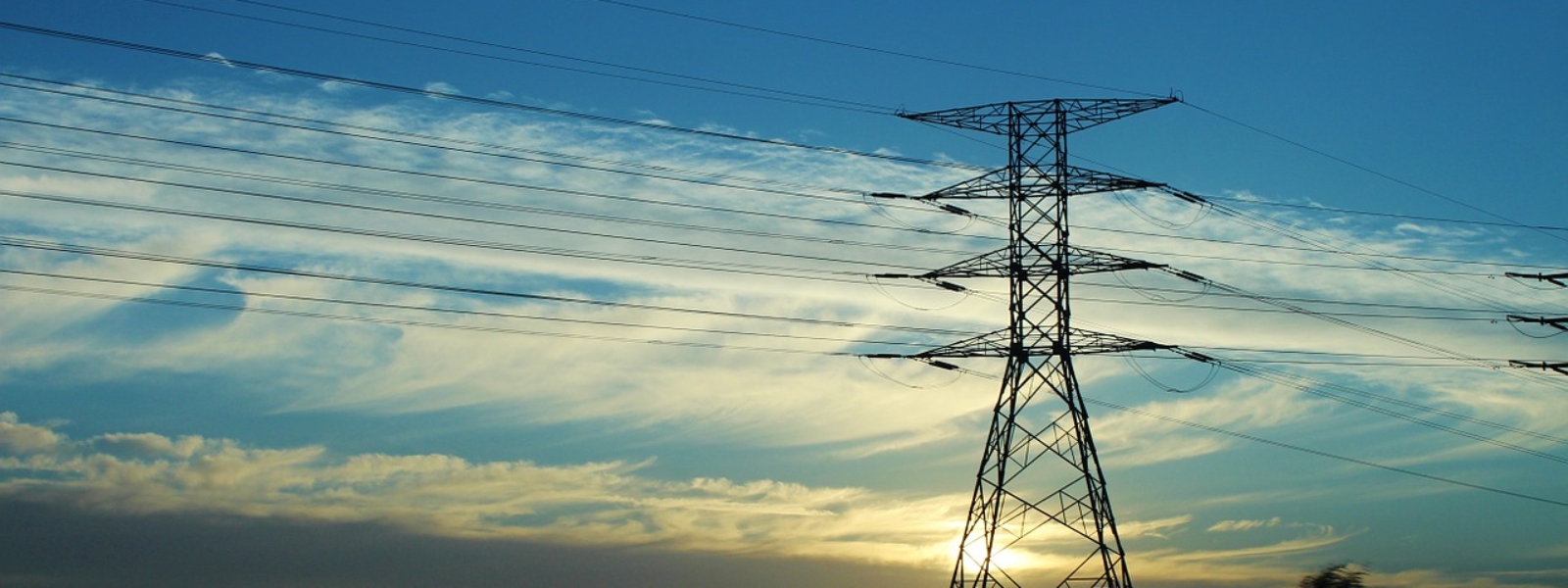 découvrez tout sur l'électricité : principes de base, conseils d'utilisation, sécurité, économies d'énergie et innovations technologiques pour mieux comprendre et gérer votre consommation électrique.