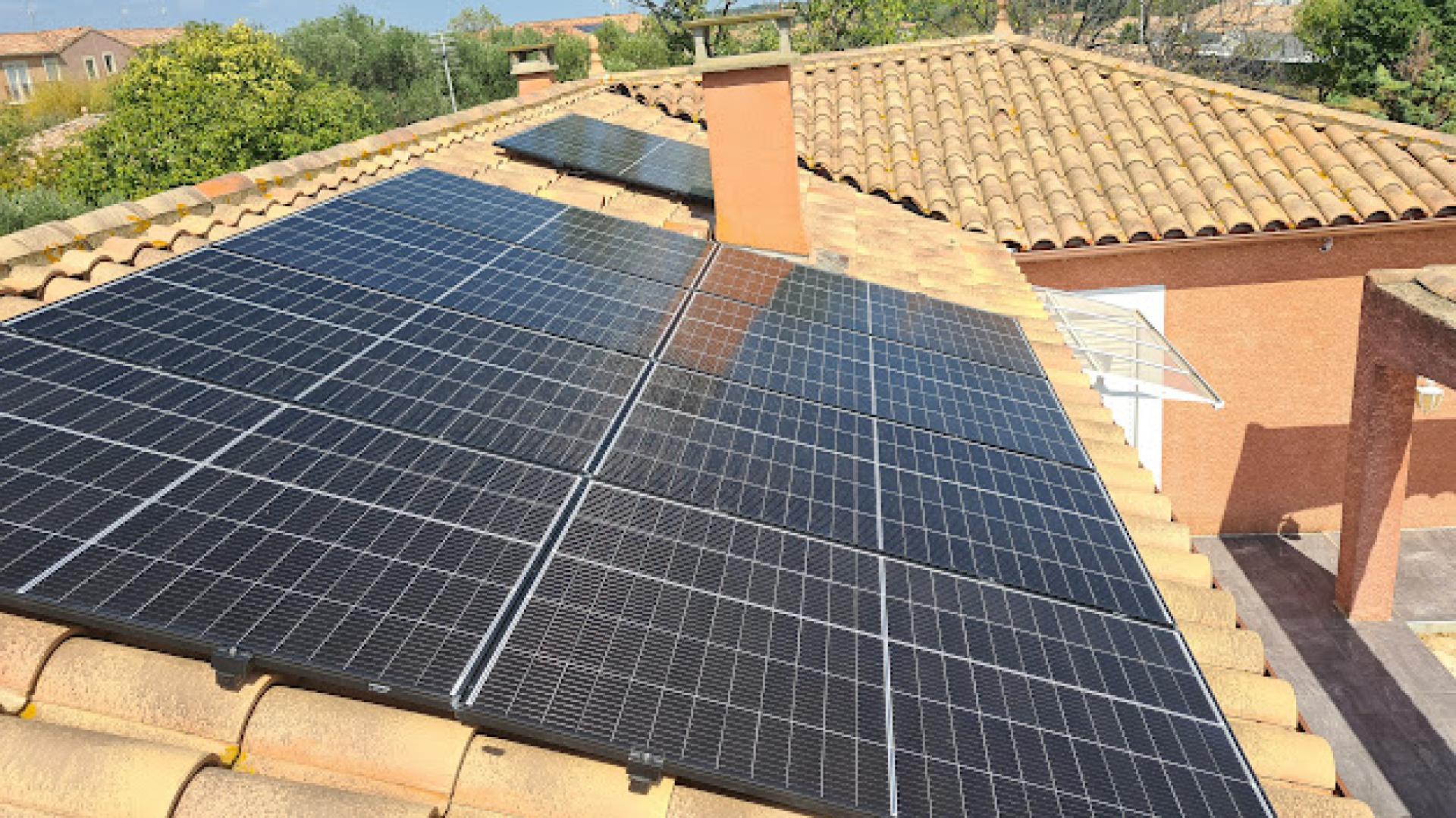 optimisez votre consommation d'énergie grâce à l'intégration de panneaux solaires. découvrez les avantages, le fonctionnement et les étapes pour installer facilement des solutions solaires dans votre habitation ou entreprise.