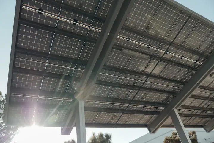 découvrez les dernières innovations des panneaux solaires en 2025 : efficacité accrue, économie d'énergie, installation simplifiée et conseils pour choisir la meilleure solution photovoltaïque pour votre maison ou entreprise.