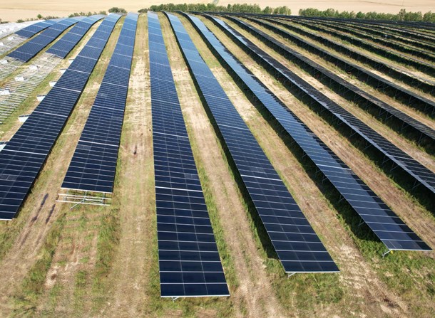 découvrez comment les panneaux photovoltaïques sol permettent de produire de l'électricité verte grâce à l'énergie solaire. bénéficiez d'une solution écologique et économique pour votre habitat ou votre entreprise.