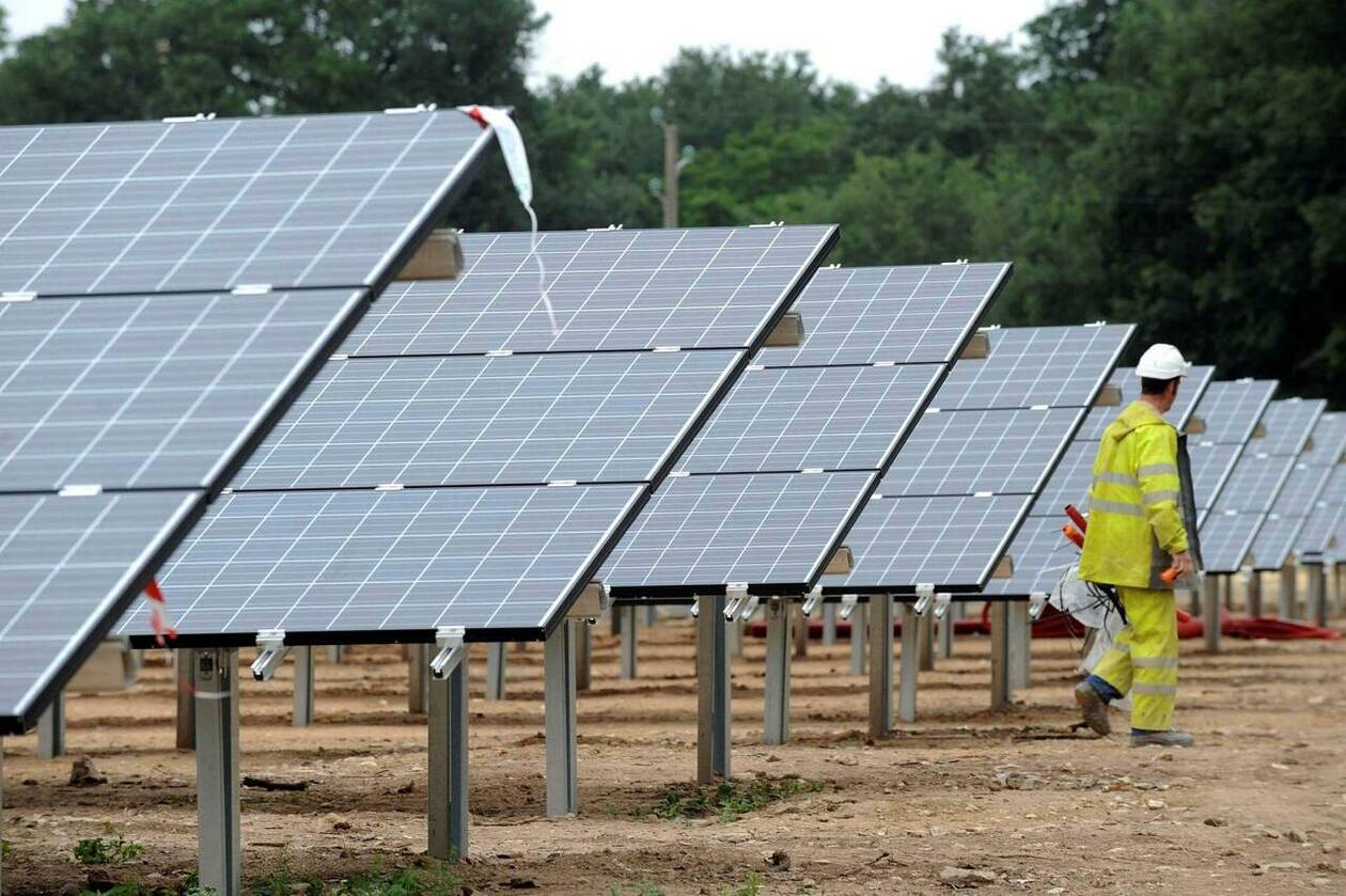 découvrez les enjeux du photovoltaïque pour les collectivités : transition énergétique, avantages économiques et environnementaux, solutions d’installation et gestion durable de l’énergie.