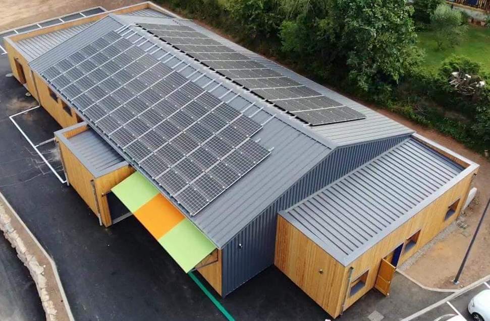 découvrez comment la concurrence influence le marché du photovoltaïque en france : avantages, enjeux, innovations et impact sur les prix pour les particuliers et les entreprises.