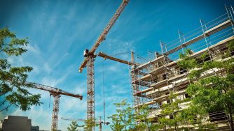 découvrez comment l'intégration des panneaux photovoltaïques contribue à un urbanisme durable, alliant production d'énergie renouvelable et respect de l'environnement pour des villes plus écologiques.