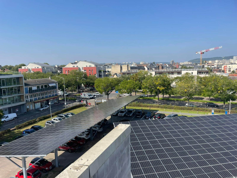 découvrez tout ce qu’il faut savoir sur la réglementation des panneaux photovoltaïques : démarches obligatoires, normes d’installation, autorisations nécessaires et conseils pour une installation conforme en france.