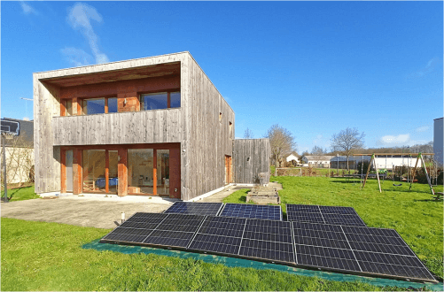 découvrez les avis et retours d'expérience des utilisateurs sur les panneaux solaires : efficacité, économies réalisées et conseils pour bien choisir votre installation solaire.